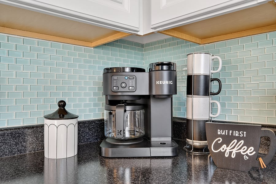 Start your day at the coffee bar with your choice of a Keurig or traditional coffee maker. Then step out to the beautiful patio to sip your morning cup while soaking in a peaceful sunrise over the courtyard and fairway.