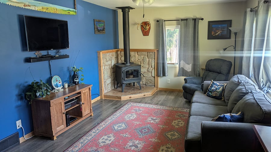 Living room
**For safety reasons, tenants will not be allowed to use the wood stove