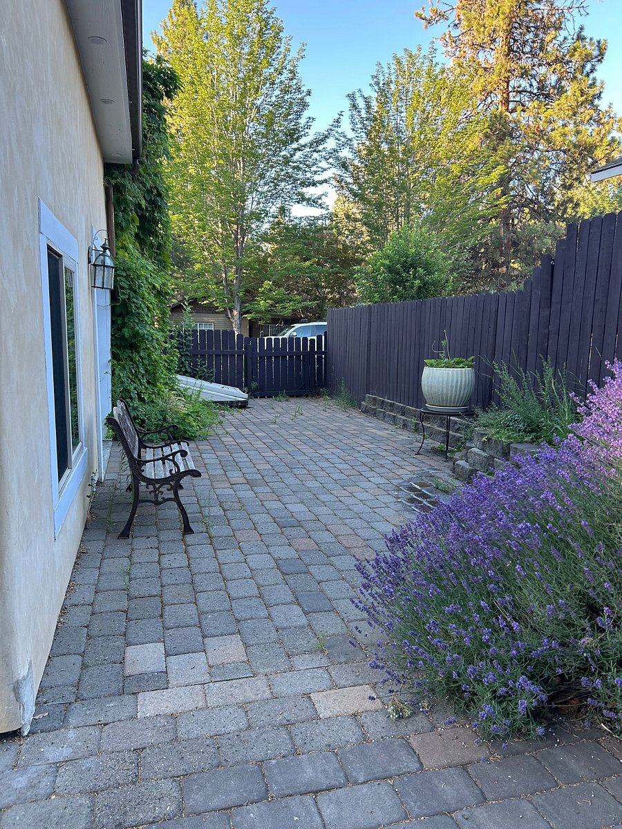 Side patio