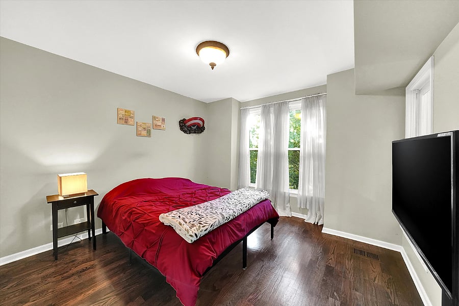 2nd bedroom
