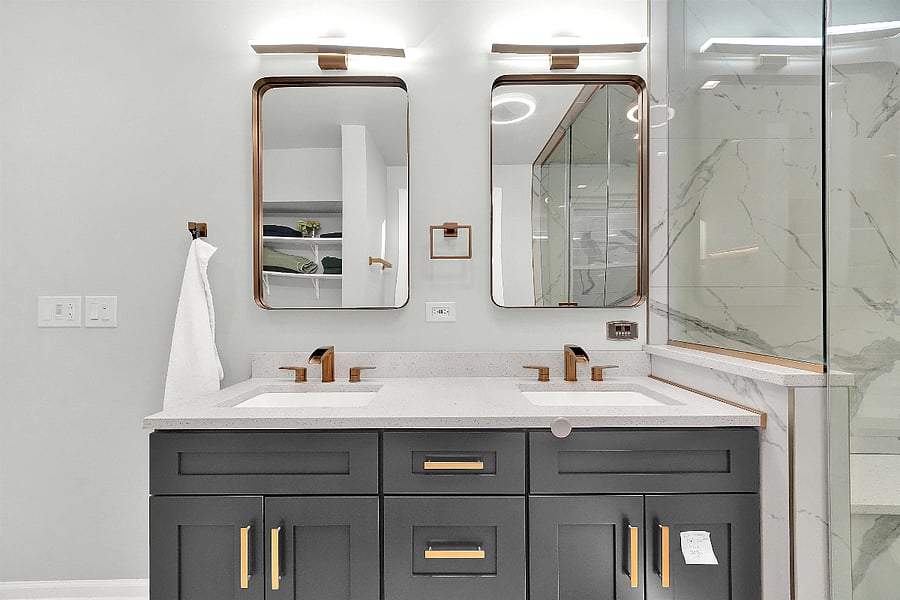 Primary Bedroom Private Bathroom (steamroom, jacuzzi, double vanity sink, etc.)