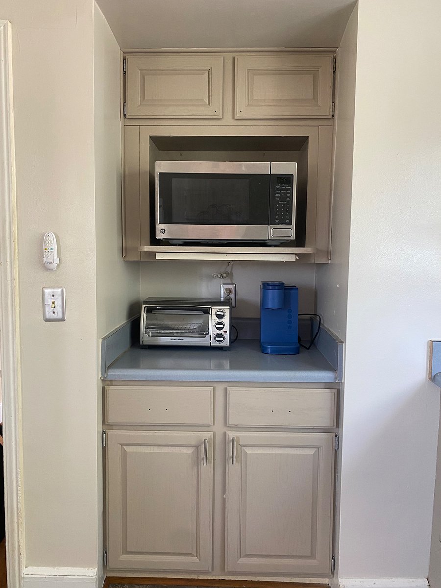 MICROWAVE, TOASTER, KEURIG
