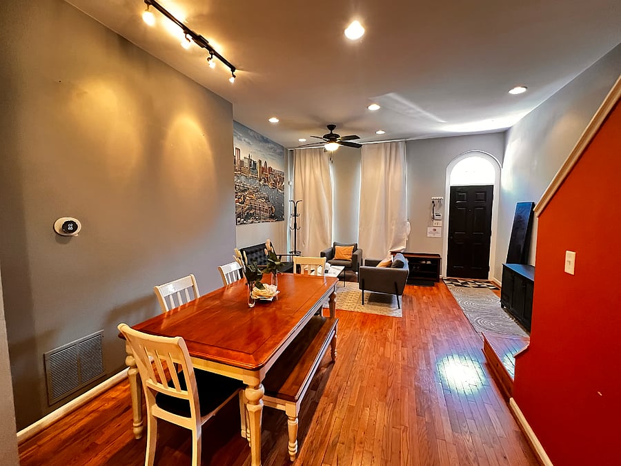 Front sitting area with dining area