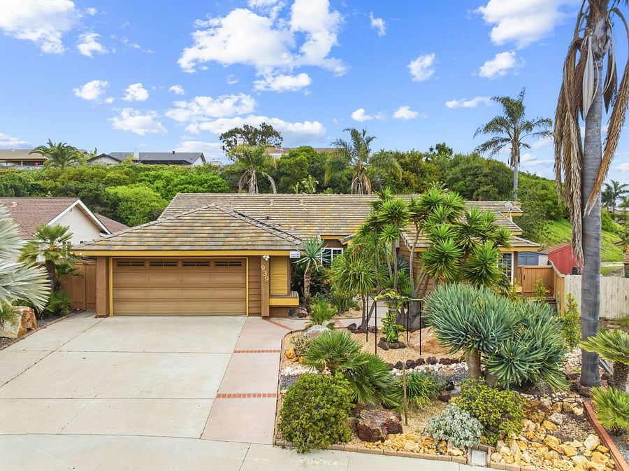 Front Yard | Garage | Driveway Parking & Garden Landscaping