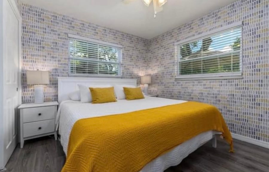 King room with pool and garden view