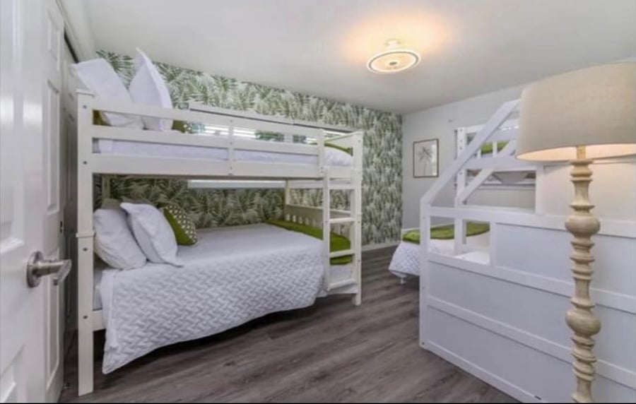 2 bunk beds with 1 queen, 2 full & twin beds