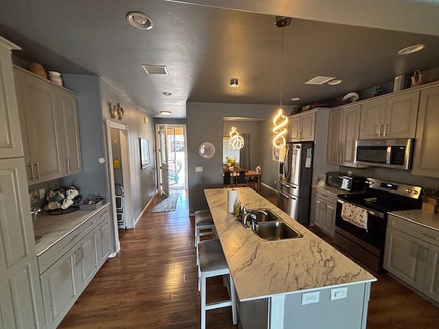 kitchen/Dining/Entertainment Space 