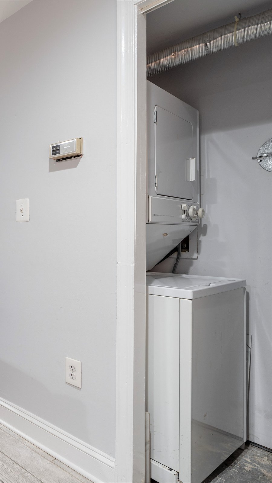 In Unit Washer/Dryer