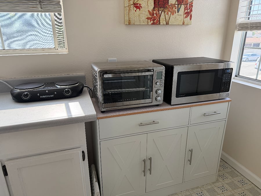 Cooking appliances (no oven or stovetop)