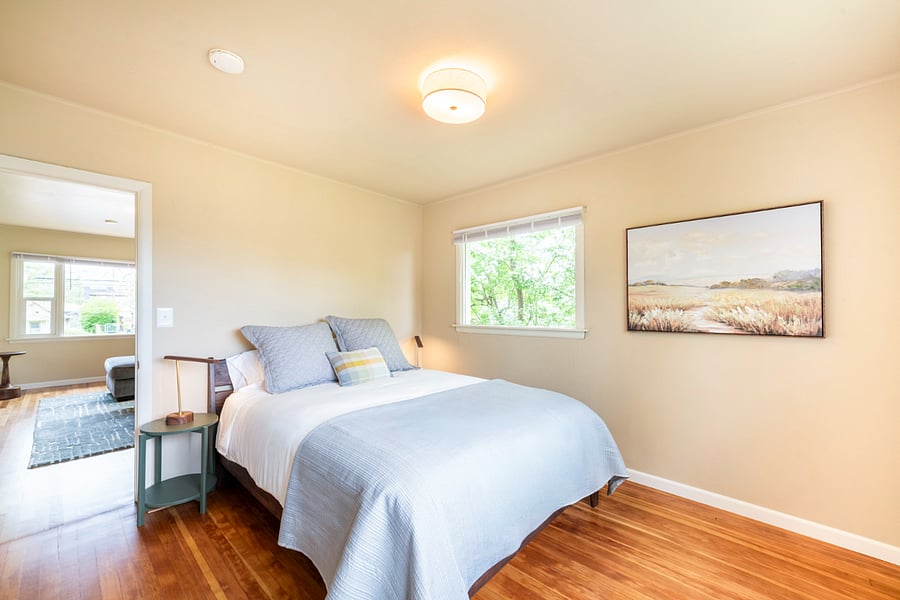 Queen size bed