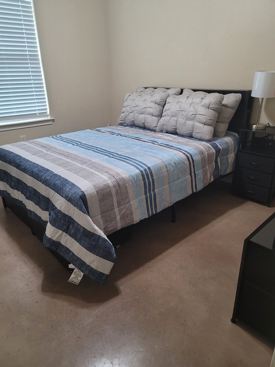 Head board has charging capabilities 