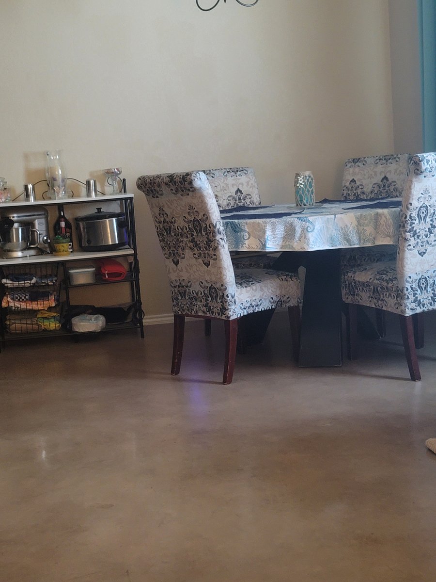 Shared dining room for tenant use. For eating, working or just hanging out.