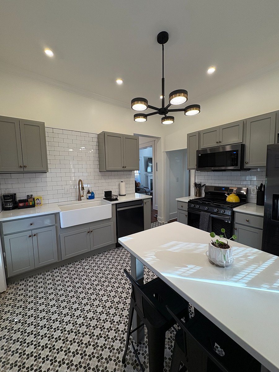 Full kitchen equipped with cooking and baking