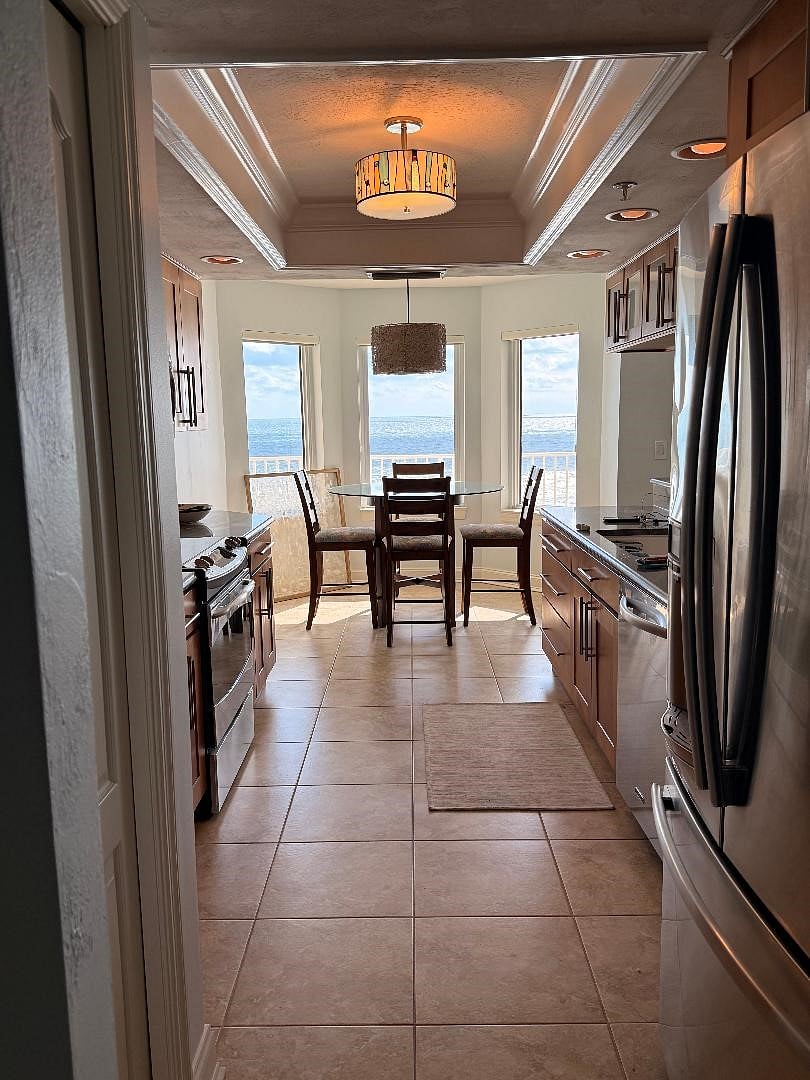 Kitchen to Dinette