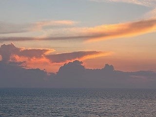 Gorgeous sunrises - 7th floor is ideal 