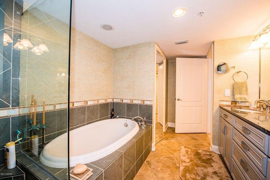 Master bath 