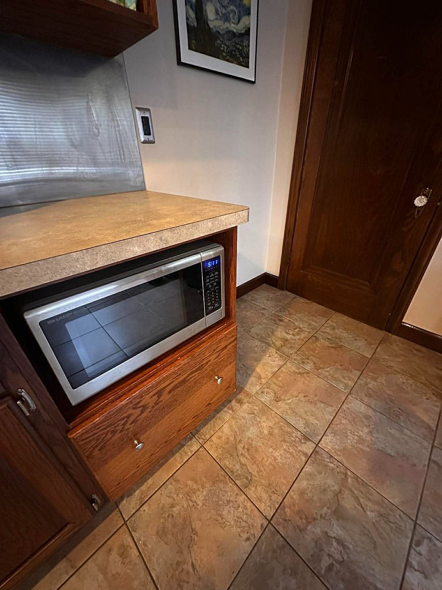 Full Size Microwave in Kitchen