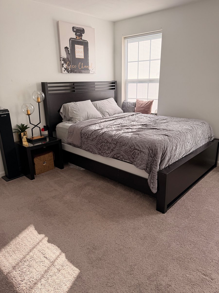 Guest Room 
*(Brand New Bed, never been slept on)