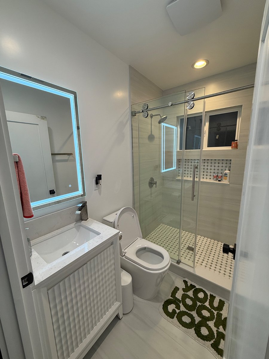 Second bathroom accessible through living area