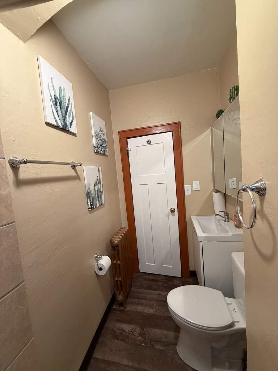 Main floor full bath. 