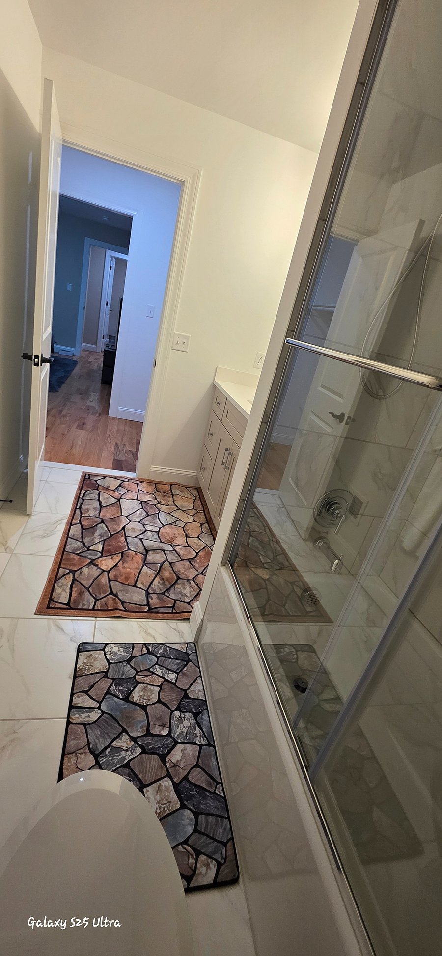 3rd floor private full bathroom