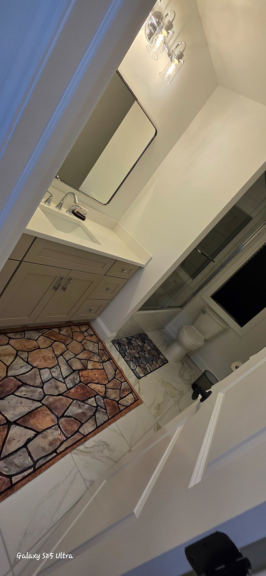 3rd floor private, large, full bathroom
