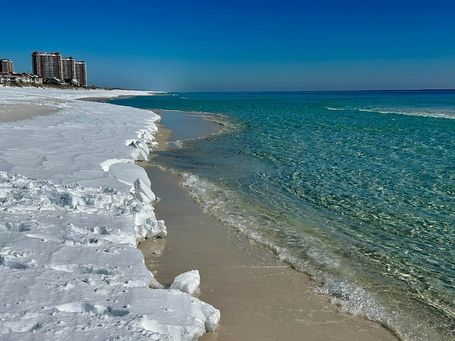 Pensacola beach is 10 minutes away!