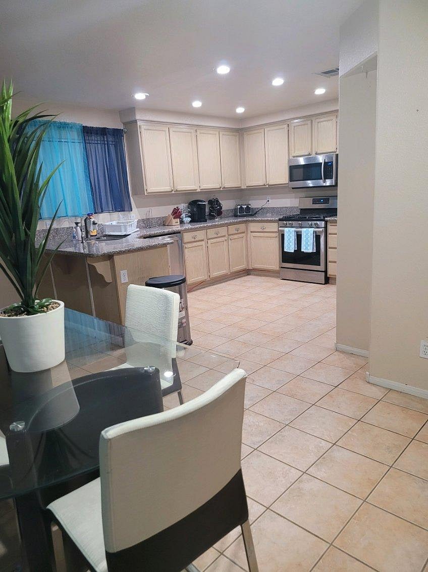 Furnished Finder property 991884_1 photo 9