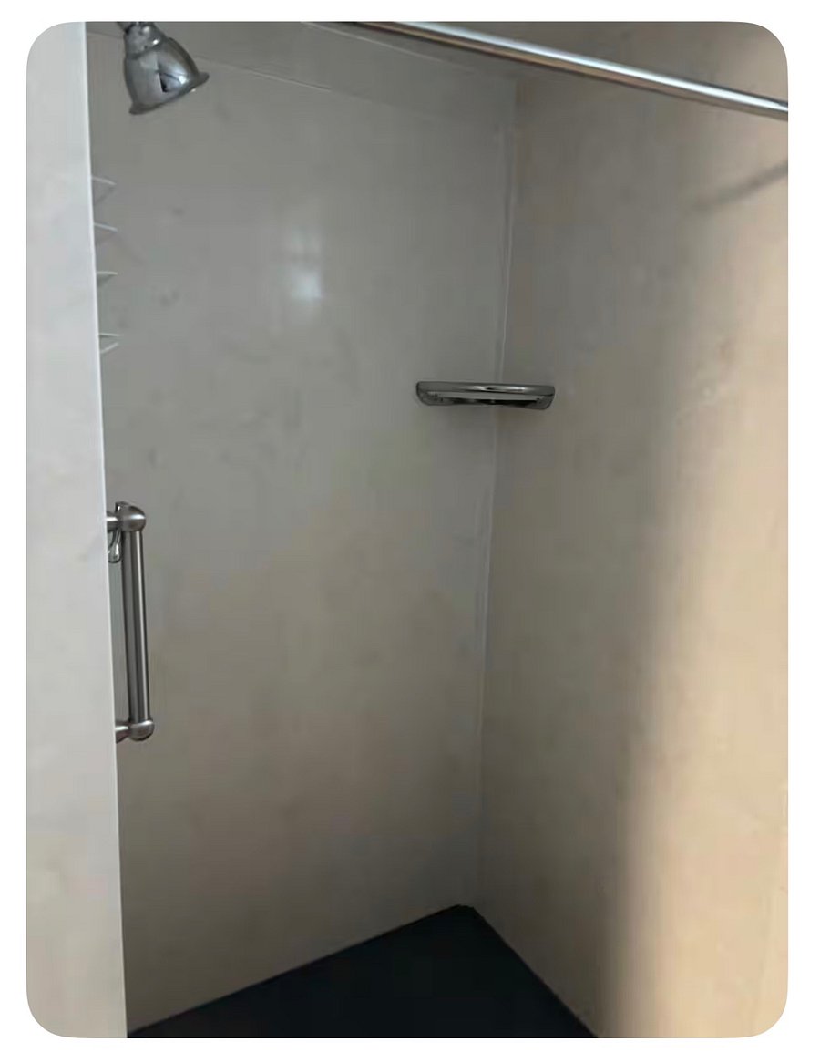 Standing shower