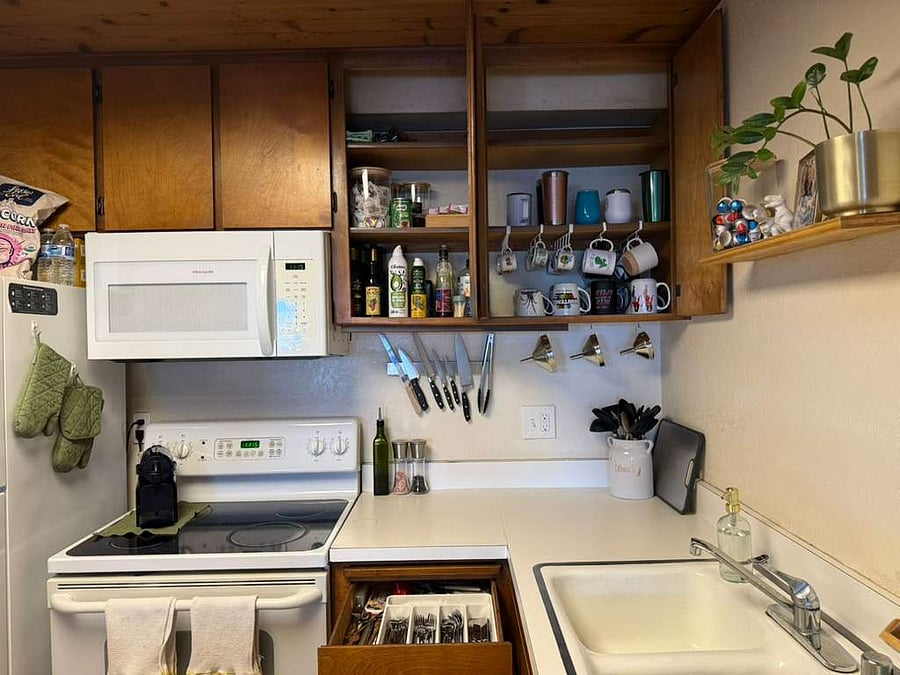 Kitchen items.