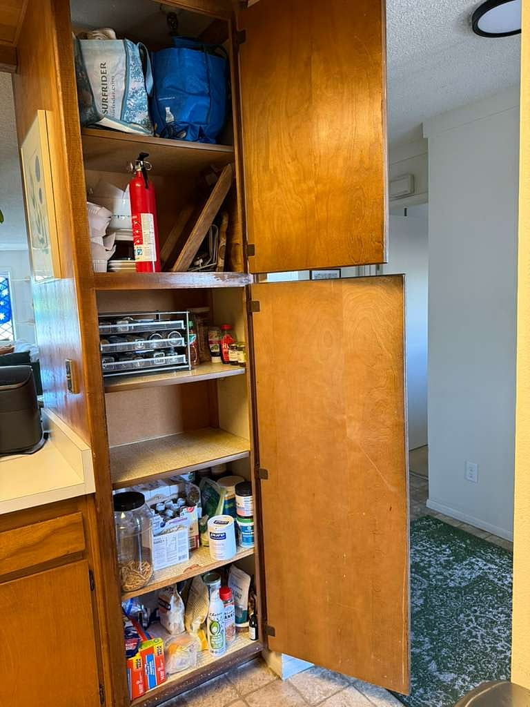 Kitchen items.
