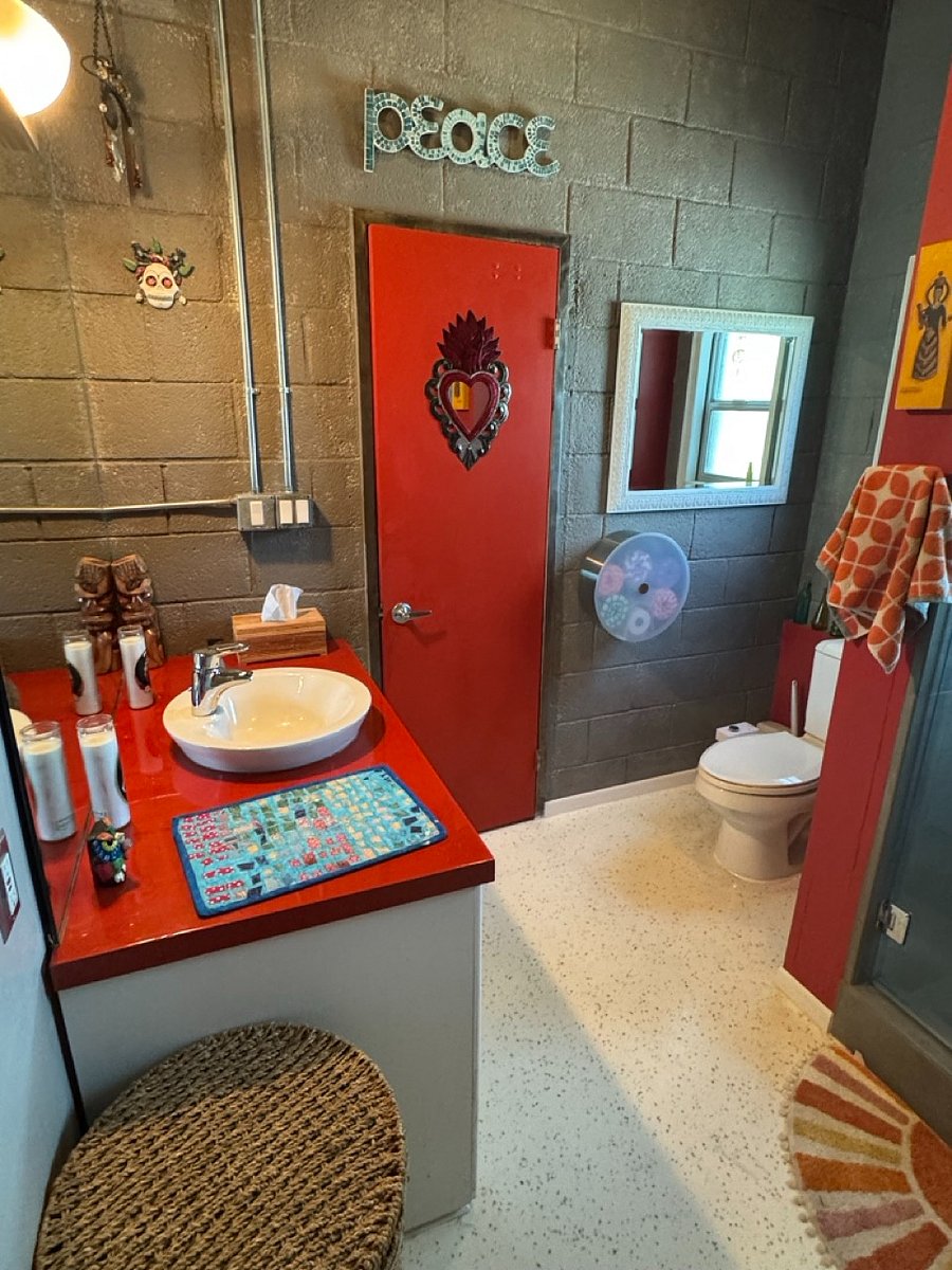Main bathroom (shared, but I have my own primary bathroom as well)