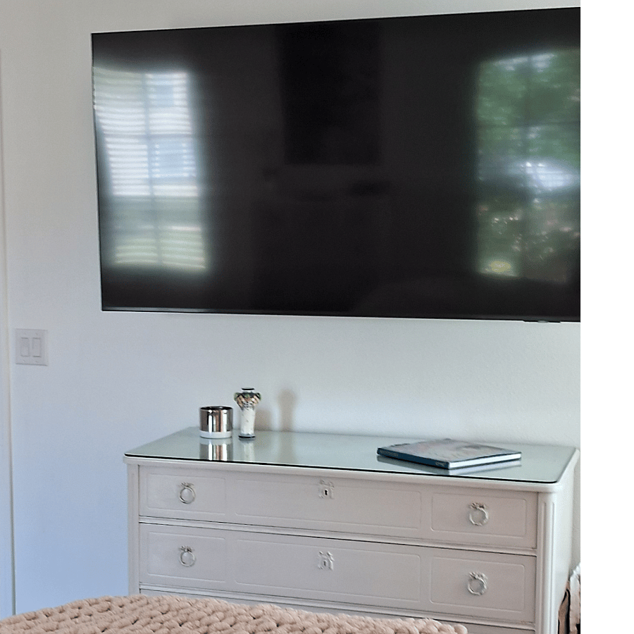 Master bedroom: new 72" Samsung SmartTV