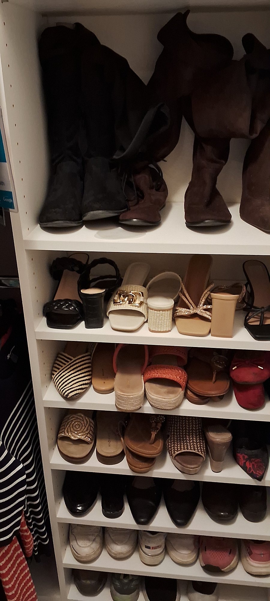 Master bedroom closet : there's plenty of room for everything!