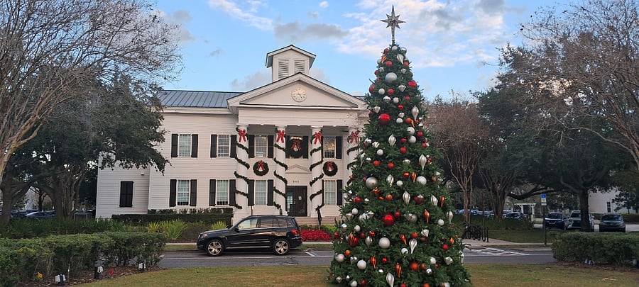 Our main clubhouse in Baldwin Park: Grace Hopper Hall. All decked out for the holidays!