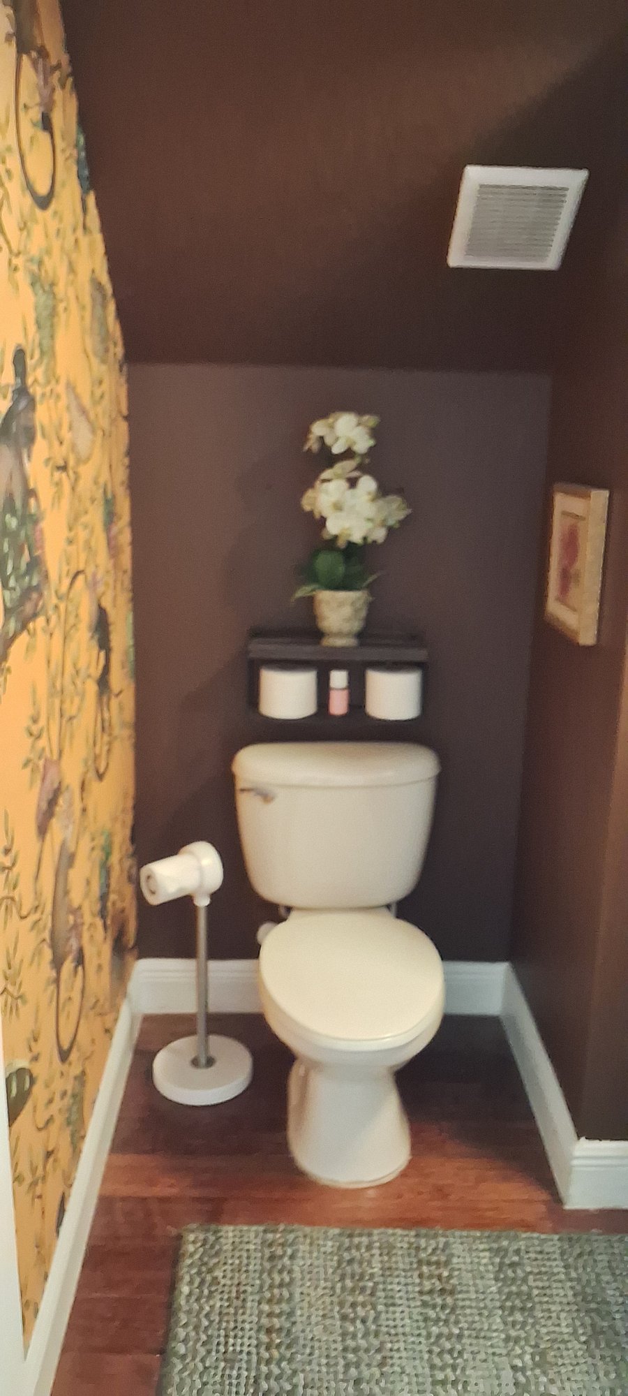 1st floor powder room