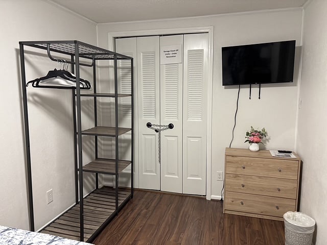 Bedroom 2, Dresser Side (NO CLOSET ACCESS)