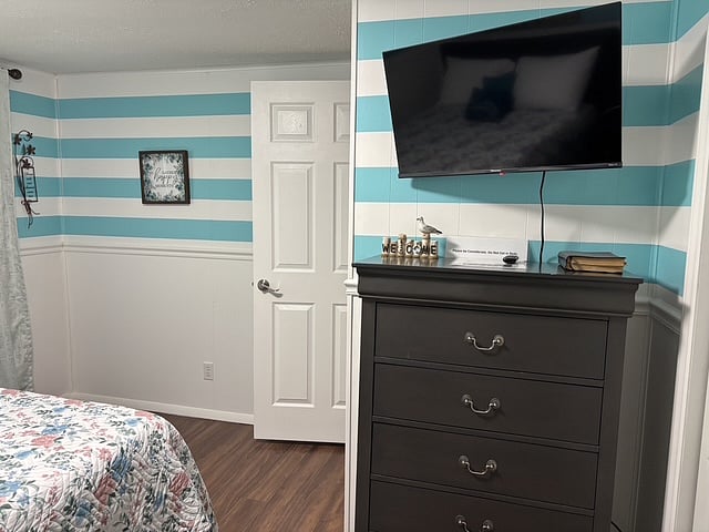 Bedroom 2, Dresser Side