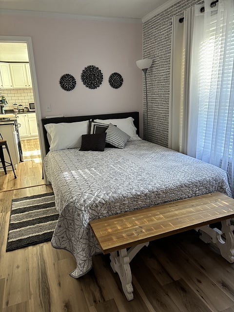 Bedroom 3, Bed Side