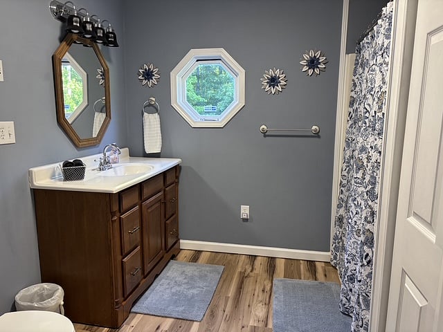 Bathroom 1, Bedroom 3 connected, Full Shot