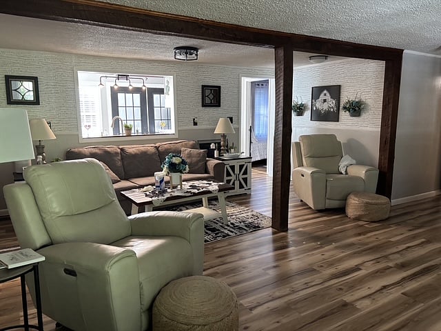 Living room, Kitchen Side
