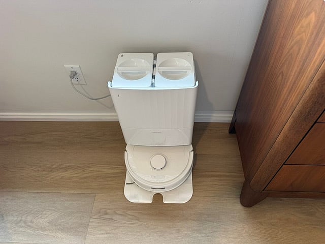 Robot Vac & Mop Just press the start button to send out