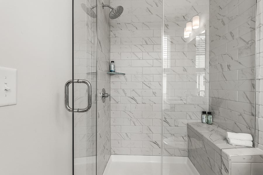 2nd Full Bathroom En Suite