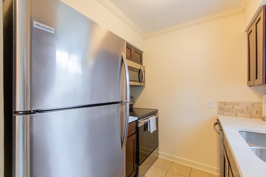 Self Cleaning Convection Oven, Glass Cook Top, Dishwasher,