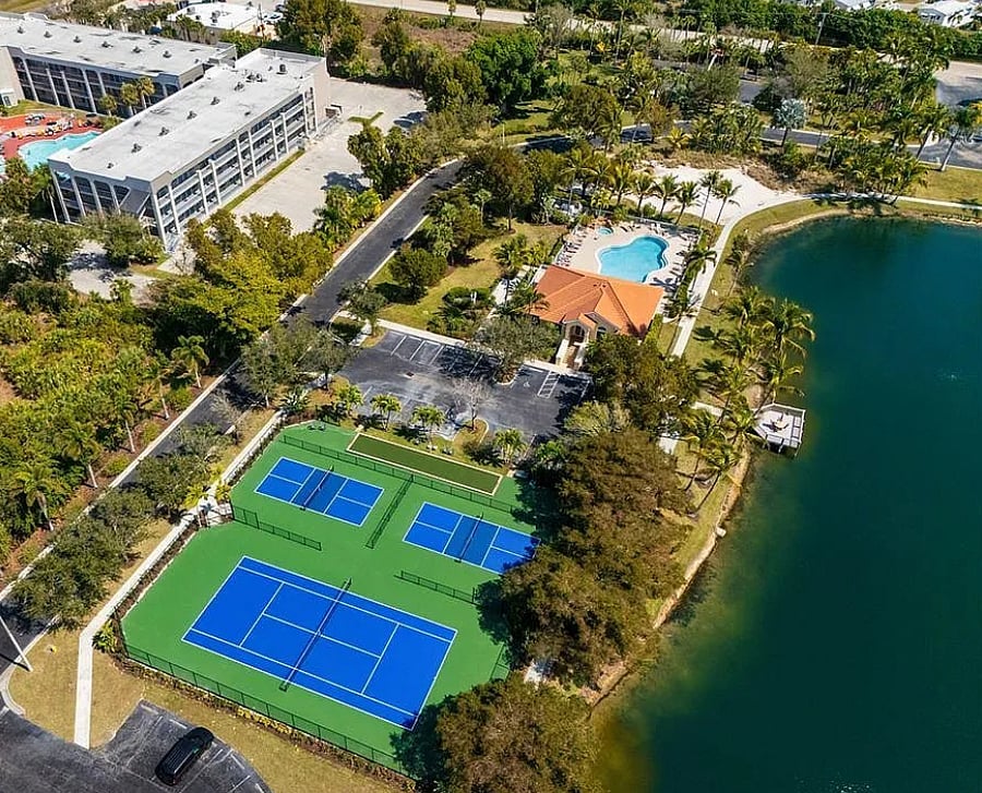Brand new pickleball and tennis courts