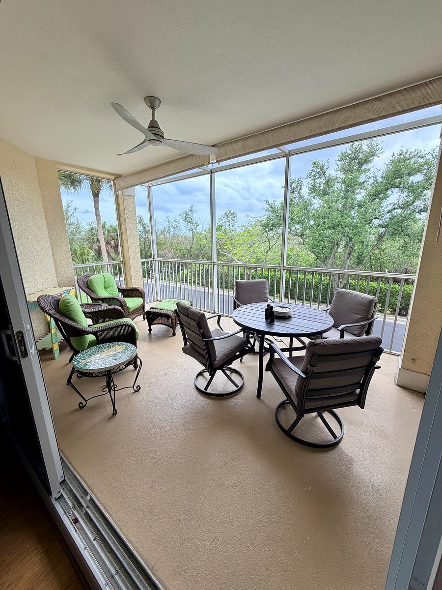 Lanai with dining table