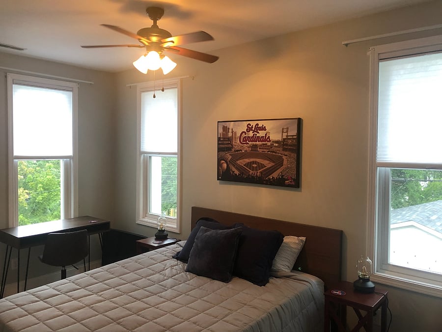 Second floor bedroom (queen bed)