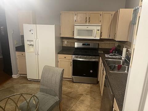 Furnished Finder property 992234_1 photo 3