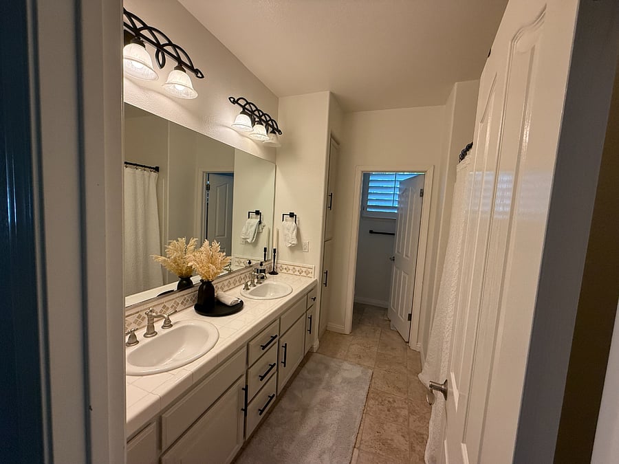 Private Bathroom next to bedroom