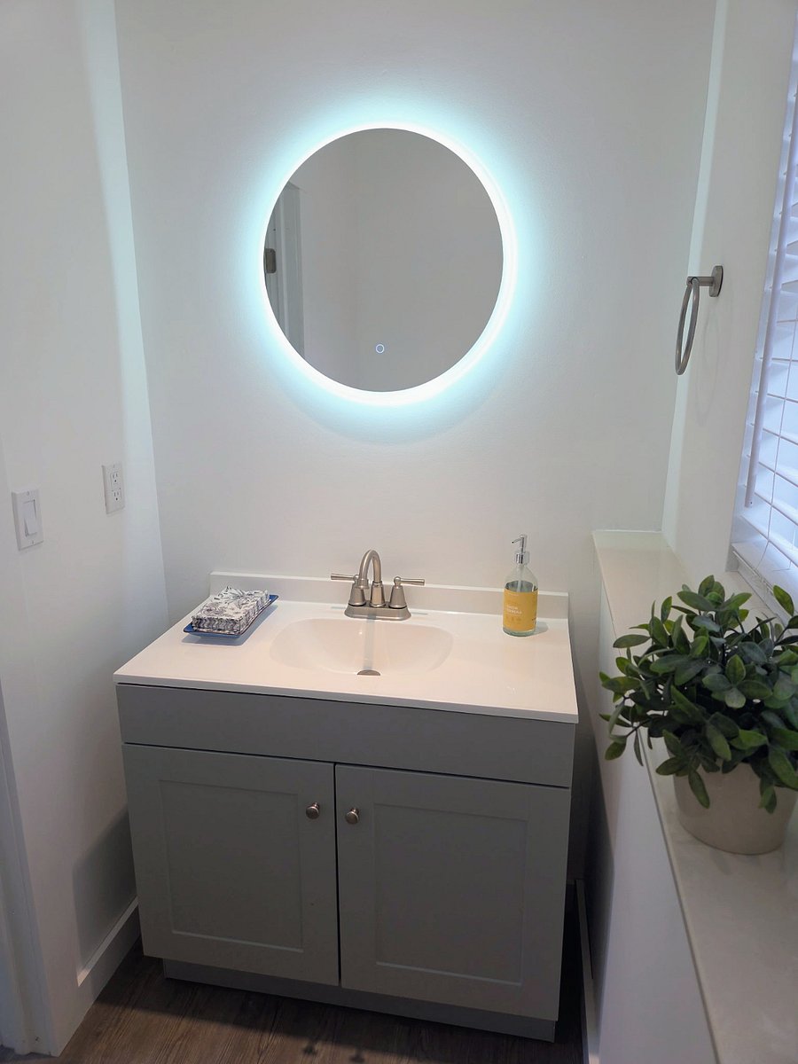 1/2 Bath